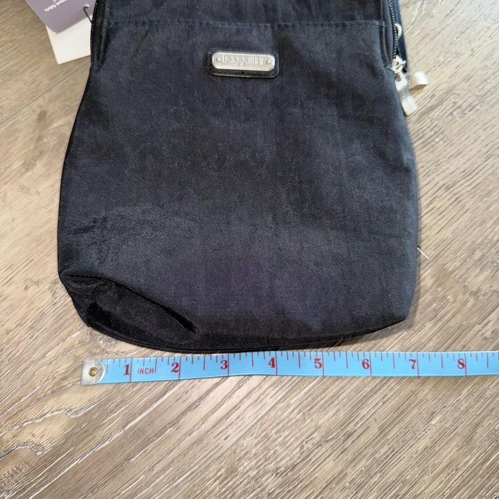NWT Baggallini Bryant Crose Sleek Black Shoulder Bag - Picture 12 of 14